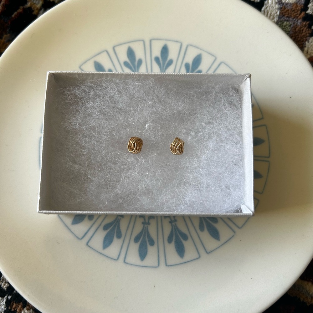 Vintage 14K Yellow Gold Stud Earrings